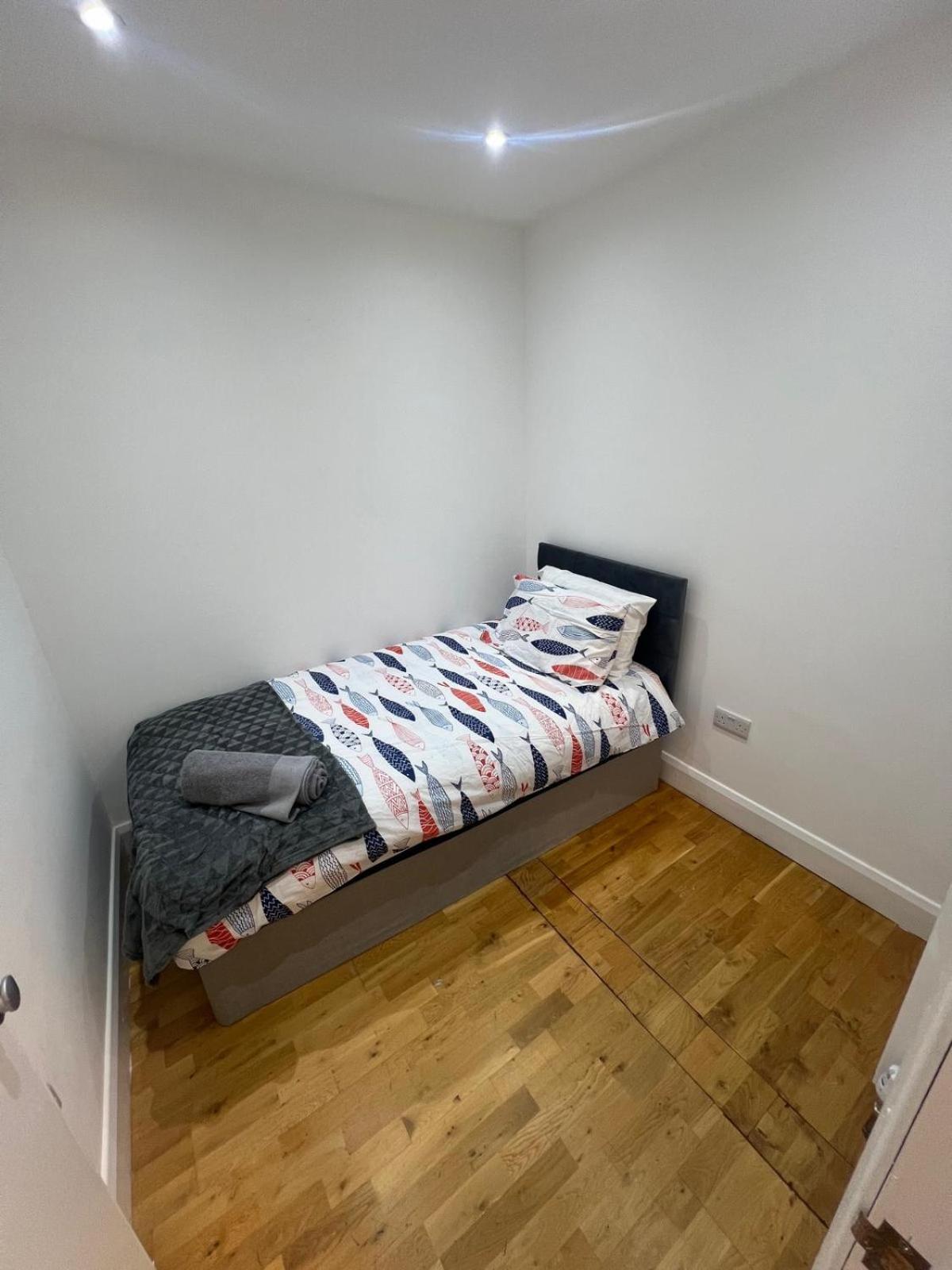 Good Priced Single Rooms In Northolt Esterno foto