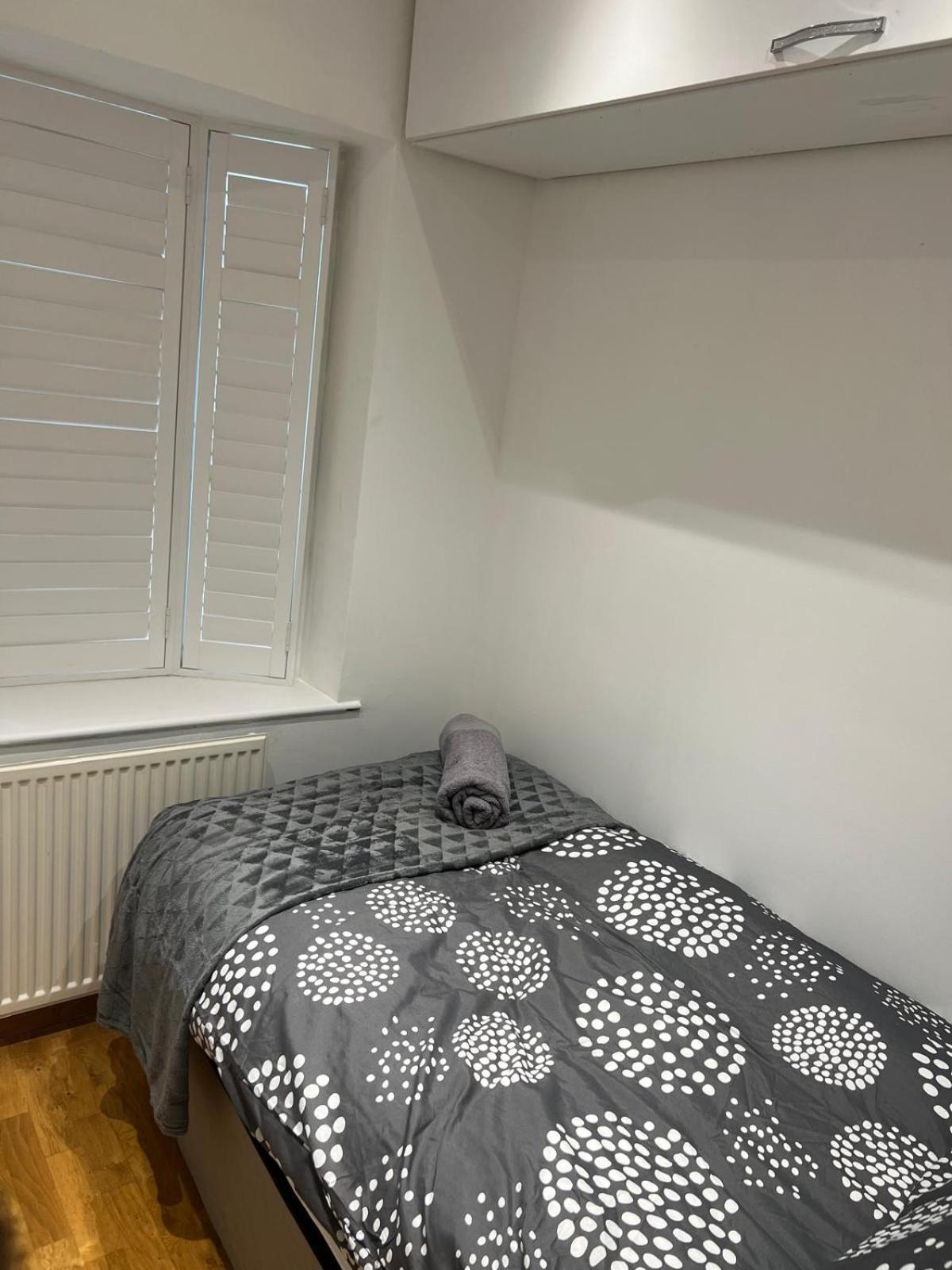Good Priced Single Rooms In Northolt Esterno foto