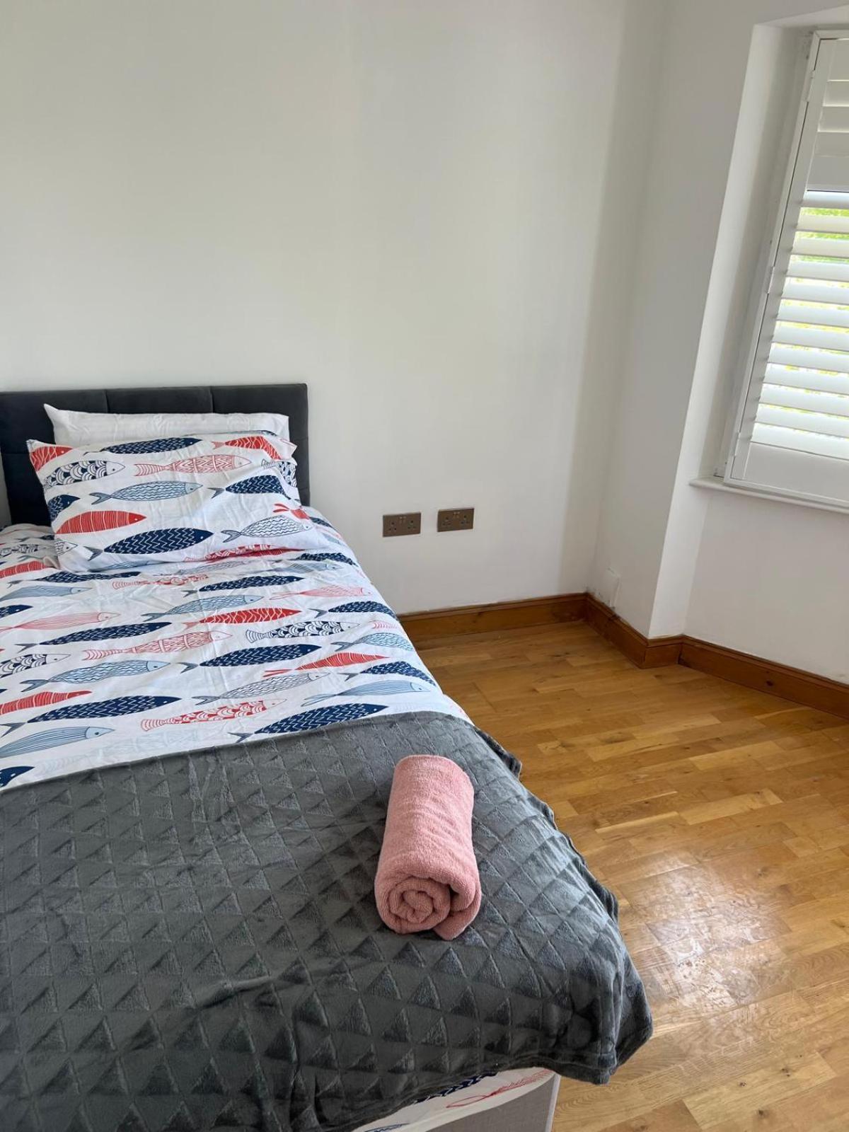 Good Priced Single Rooms In Northolt Esterno foto