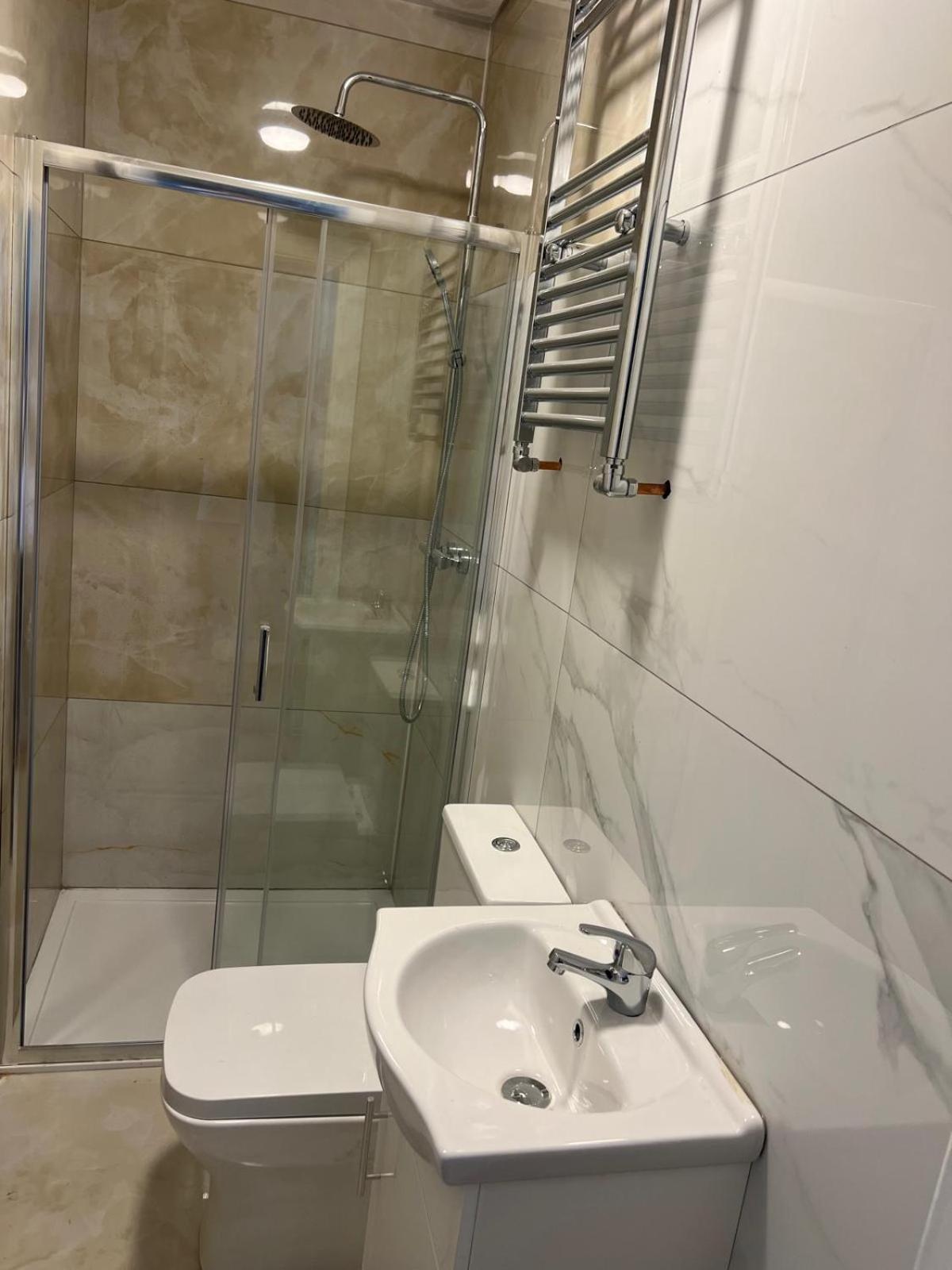 Good Priced Single Rooms In Northolt Esterno foto
